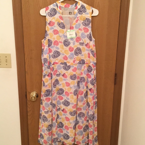 Anne Klein Dresses & Skirts - ANNE KLEIN DRESS SLEEVE LESS V NECK SIZE 8 NWT